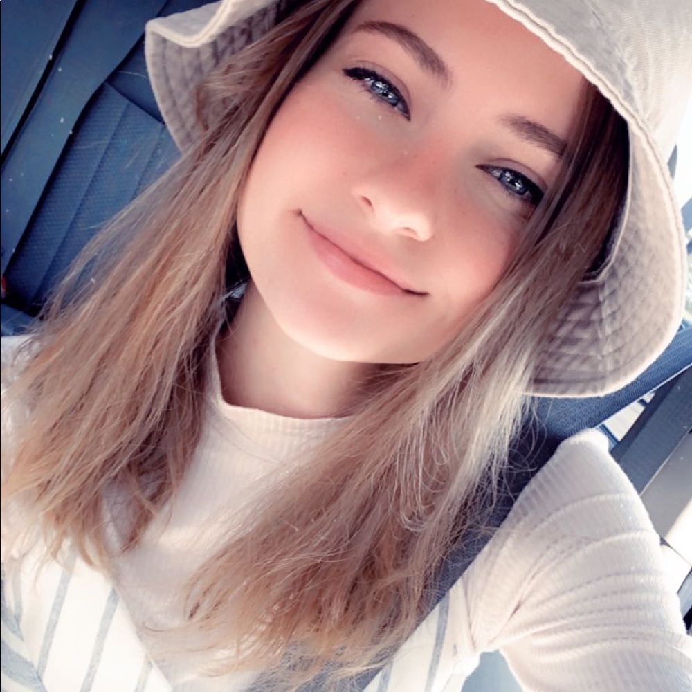 Meet your Posher, Ivy